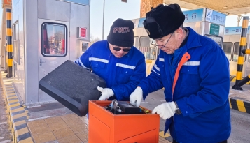 阳原收费站：机电先锋显担当 加固设备防松动除隐患